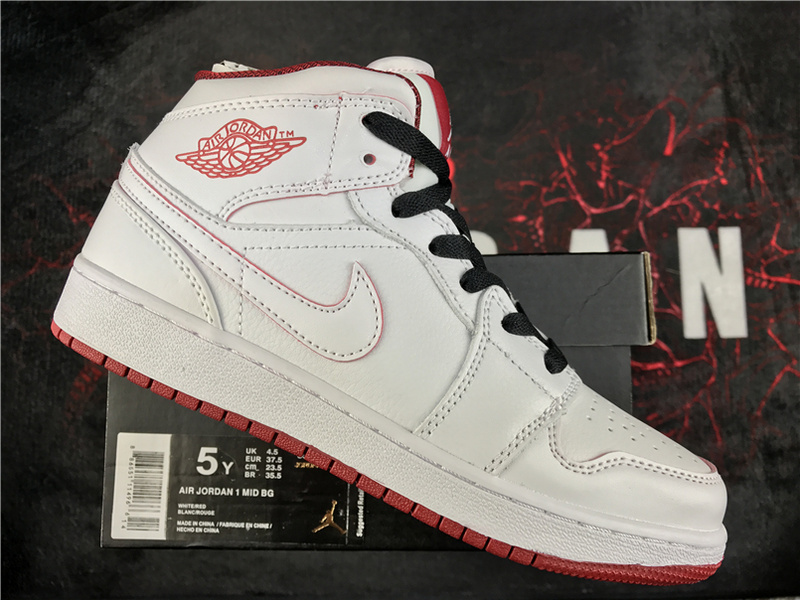 Air Jordan 1 Mid 554724 103